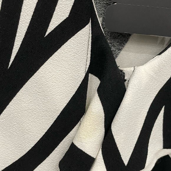 Escada Geometric Blouse NWT - Picture 8 of 9